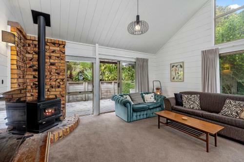 Welcome Bay Retreat - Welcome Bay Holiday Home