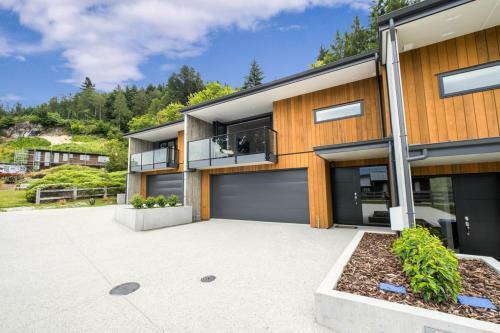 Bright, Modern, Plush - Brand New Townhouse