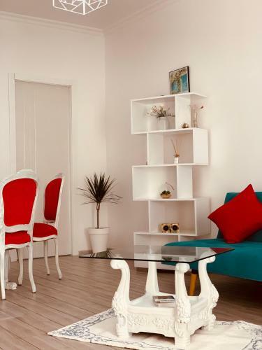 Tekatuka?s Sweet Apartment ?life ?happiness