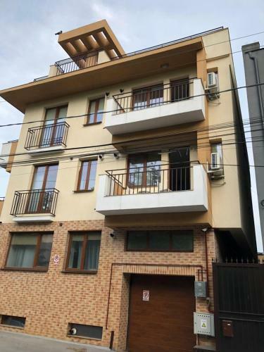 Orange Apartment-brilliant Apartments