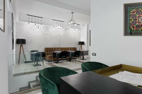 The Square Hotel
