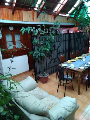 Albergue Hostal Gomero Y Shuttle Service