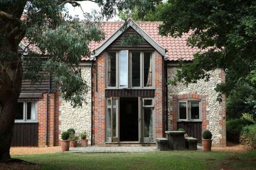 Bed & Breakfast Magazine Wood