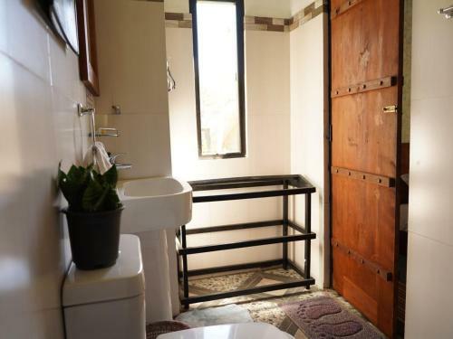 Hostal Redwood Homestay