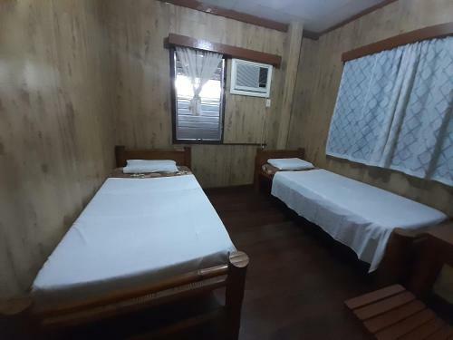 Hotel Oyo 633 Abelardo's Pension House