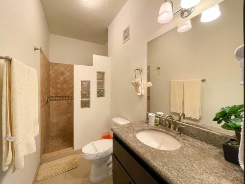 Gated 2br Apartment Near Sandy Beach