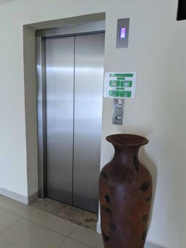 Apartamento 2 Bed/2 Bath Condo W/stunning Ocean Views & Pool