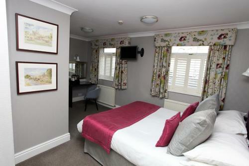 Ascot House Hotel