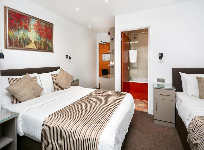 Hostal Conifers Guest House