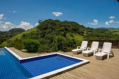 Chal� Master Com Piscina de Borda Infinita