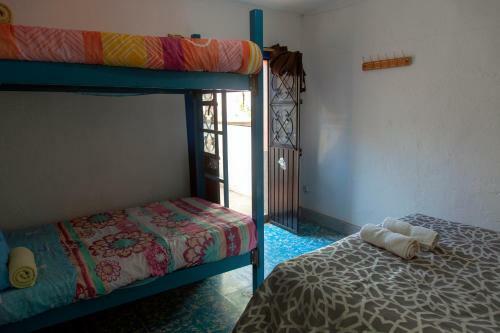 Hostal Casa Chuparrosa House