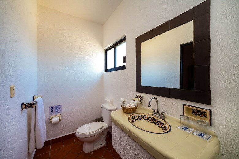 Nina Hotel & Beach Club