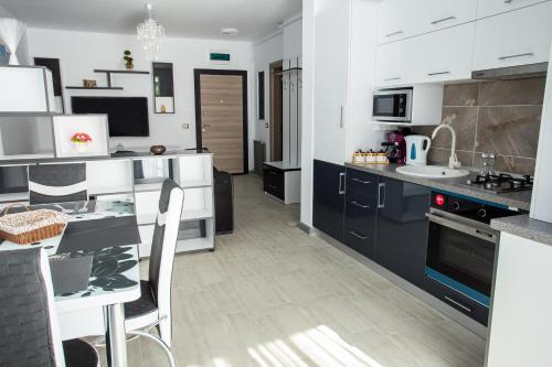 Apartament Alezzi Black&white 1