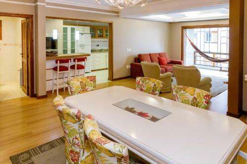 Apartamento Espa�o E Conforto, 3 Quartos, No Centro De Gramado