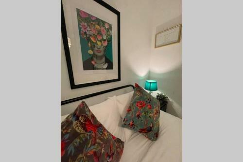 Boutique City Centre Apartment With Parking