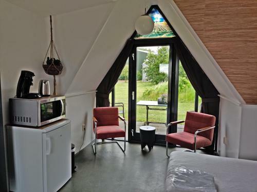 Hotelhuisje Warmenhuizen #d