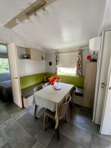 Mobilehome 6 Pers , Lac Et Port Priv� � 15 Mn De L?oc�an .