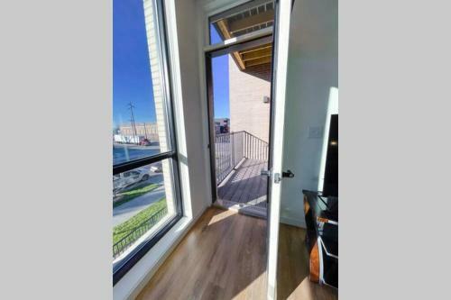 Bright 1bd/1ba Downtown Omaha Apartments