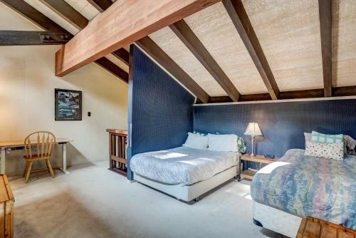 Mountain Shadows Chalet