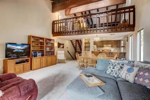 Mountain Shadows Chalet