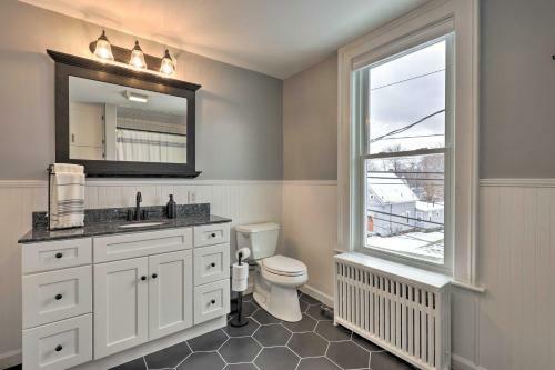 Large Home With Private Dock, 8 Mi To Skiing