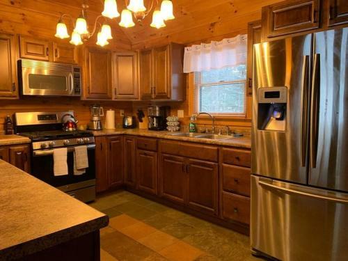 Pinewood Lodge Cozy Pet Friendly Log Cabin