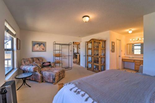 Hideaway With Sweeping Eagle Nest Lake Views!