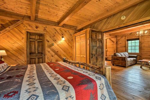 Exquisite Cabin With Deck And Fire Pit, 10 Mi To Lake