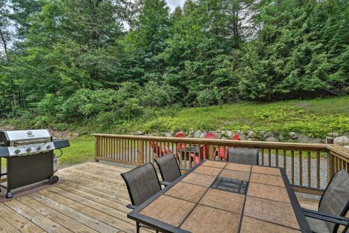 Exquisite Cabin With Deck And Fire Pit, 10 Mi To Lake