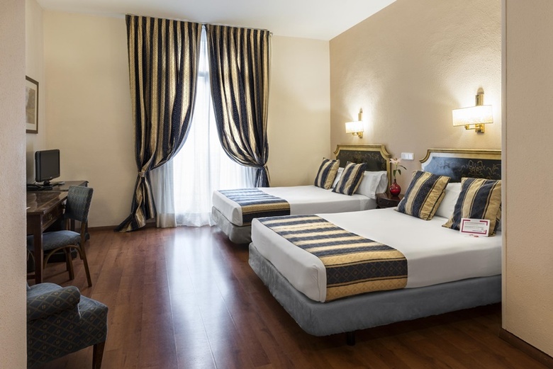 Hotel Oriente Atiram