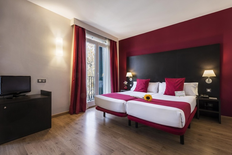 Hotel Oriente Atiram