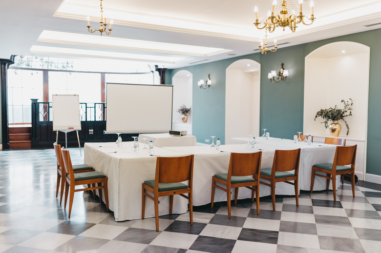 Hotel Oriente Atiram