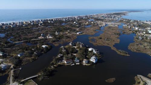 Ozzie's Island Hideaway