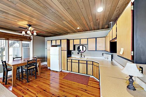 Misty Mountain Hideaway