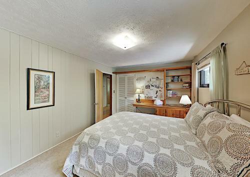 Lakewood Oasis
