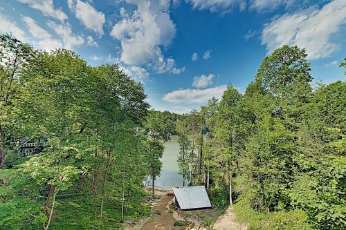 Lakeside Bliss