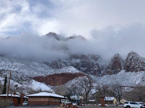 Hotel Bumbleberry Inn