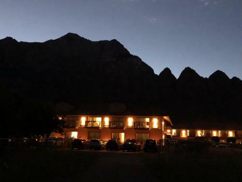 Hotel Bumbleberry Inn