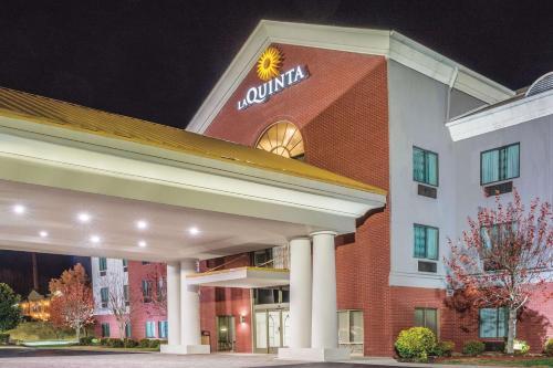 Hotel Country Inn & Suites Loudon