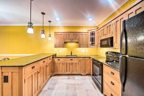 Extravagant Atglen Manor With Private 60 Acre Land!