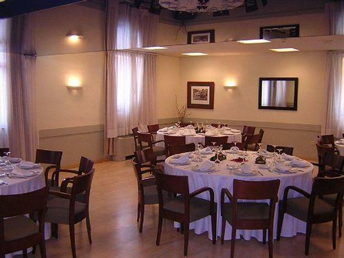 Hotel Tres Torres Atiram