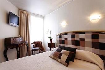 Le Grey Hotel