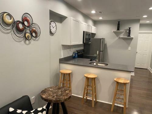 Cozy Chic Apartments