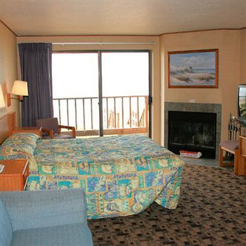 Tradewinds Motel