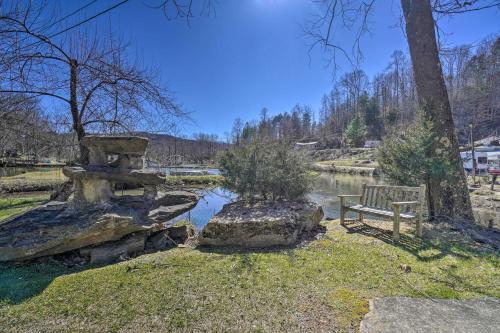 Idyllic Cookeville Cabin On Mini-golf Course!