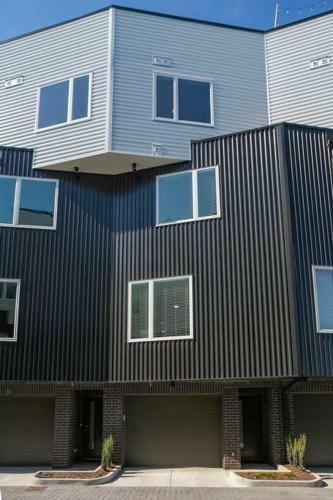 Luxury Townhome Skyline Views Mins To Dt