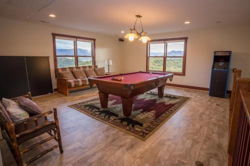 Majestic Point Of View Cabin