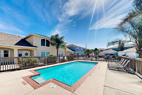 Village Townhomes On The Greens