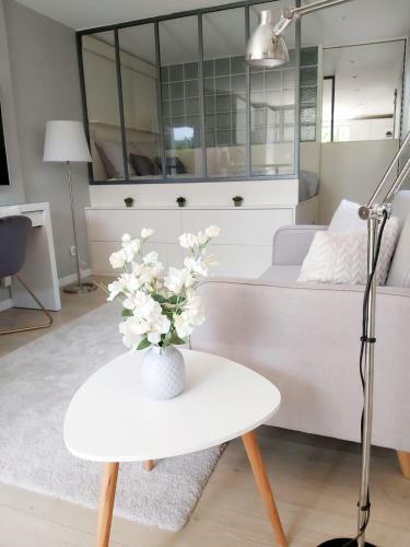 Apartamento Charmant Studio Sur Cour � Saint-rambert Lyon 9e