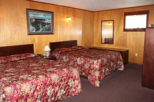 Hotel Flamingo Resort On Lake George